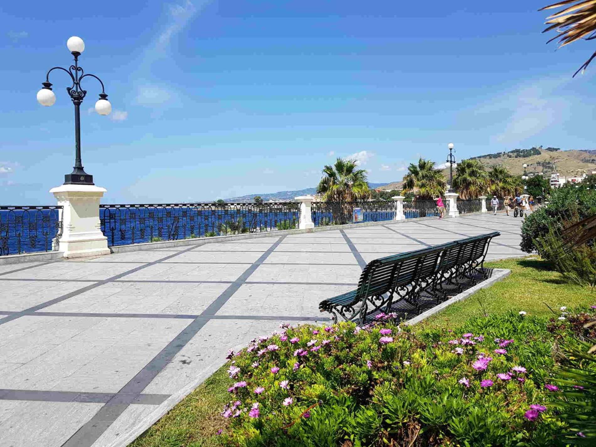 76 Avenue Suites Wi-Fi - Shuttle Reggio di Calabria Eksteriør bilde