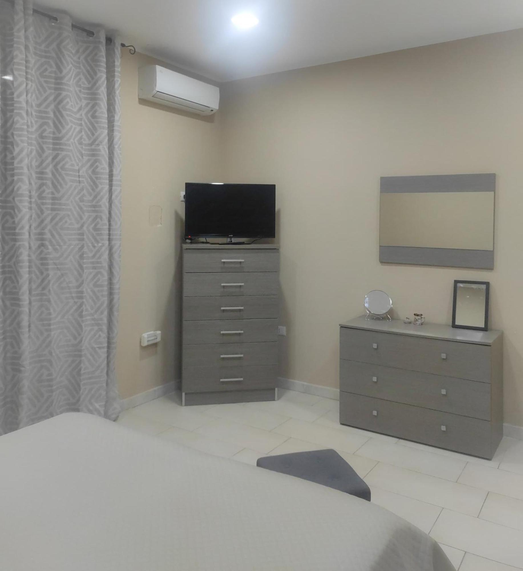 76 Avenue Suites Wi-Fi - Shuttle Reggio di Calabria Eksteriør bilde